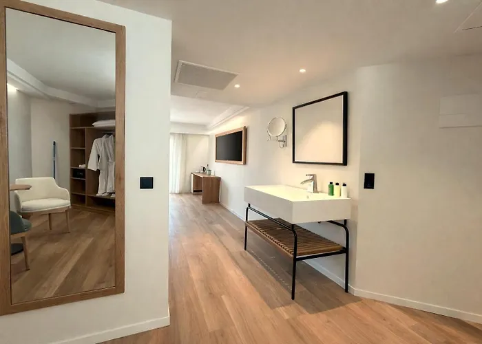 Welikehotel Triton Beach (Adults Only)